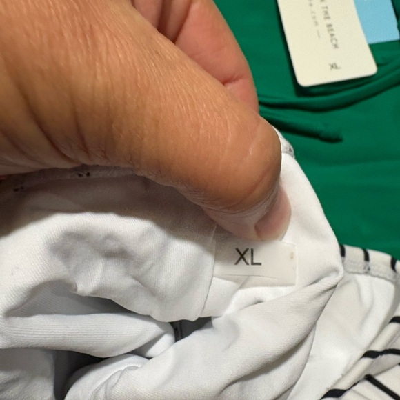 Bikini - Picture 4 of 6